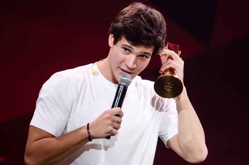 Wincent Weiss' musikalischer Weg begann bei DSDS, wo er 2013 jedoch im Recall ausschied. Im Anschluss blieb er der Musik treu, schrieb unter anderem einen Song für Helene Fischer - und wurde für sein Durchhaltevermögen belohnt. Sein Debütalbum "Irgendwas gegen die Stille" stieß 2017 bis auf Platz drei der deutschen Album-Charts vor.