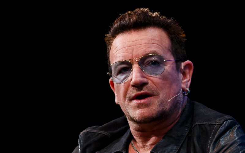 Am 10. Mai feierte U2-Sänger Bono seinen 60. Geburtstag - nicht unwahrscheinlich, dass ihm zu diesem Anlass auch der eine oder andere Politiker einen Blumenstrauß geschickt hat. Schließlich ist Bono weit über die Musik hinaus bestens vernetzt und seit Jahren auch auf der politischen Bühne aktiv. Tatsächlich gibt es viele Stars, die ihren Einfluss nutzen wollen, um die Welt zu verändern - manche erreichen sogar die allerhöchsten Regierungsämter ...