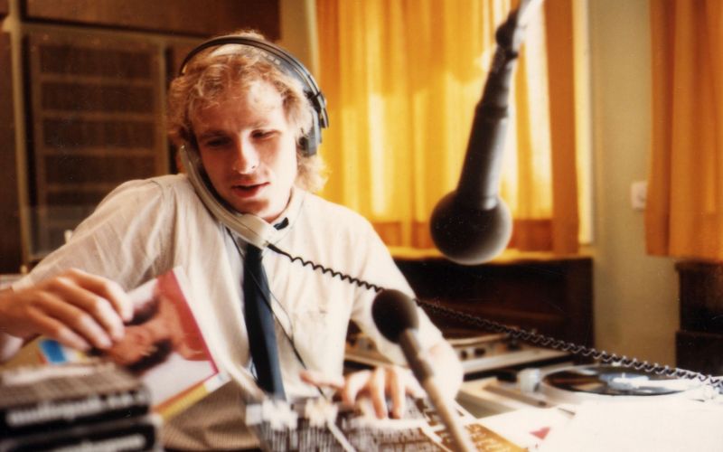 Wie alles begann: Thomas Gottschalk als Radiomoderator und Discjockey des BR. Über seine Zeit schrieb er in seinen Memoiren: "Ich habe diese Jahre wie einen Traum erlebt und kann nicht fassen, wie schnell sie vorbeigeflogen sind. Von allen, die mich heute ansprechen, sind mir die Fans am liebsten, die sich und mich an diese Phase meiner Karriere erinnern."
