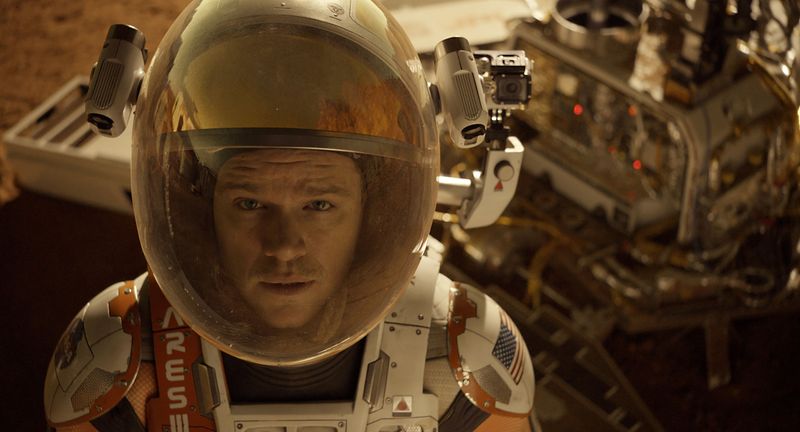 Er kennt sich im All bestens aus: In "Der Marsianer - Rettet Mark Watney" aus dem Jahr 2015 (Freitag, 6. Juni, um 20.15 Uhr auf ProSieben) ist Matt Damon bereits das zweite Mal in seiner Karriere auf Weltraummission . Ein Jahr vorher begab er sich als Dr. Mann in "Interstellar" ins All, 2015 ging es für ihn als Mark Watney auf unseren Nachbarplaneten Mars. Dabei ist er längst nicht der einzige Star, der von Hollywood in den Weltraum geschickt wurde...