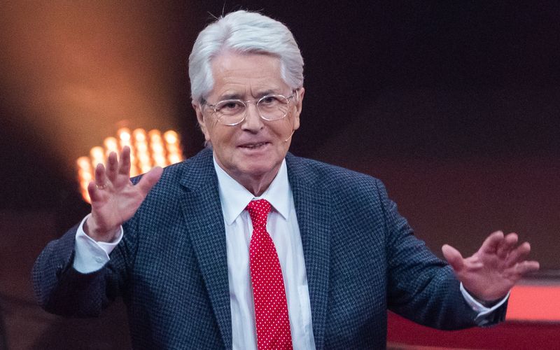 Showerfinder Frank Elstner findet es gut, dass "Wetten, dass..?" künftig von Bill und Tom Kaulitz moderiert wird.