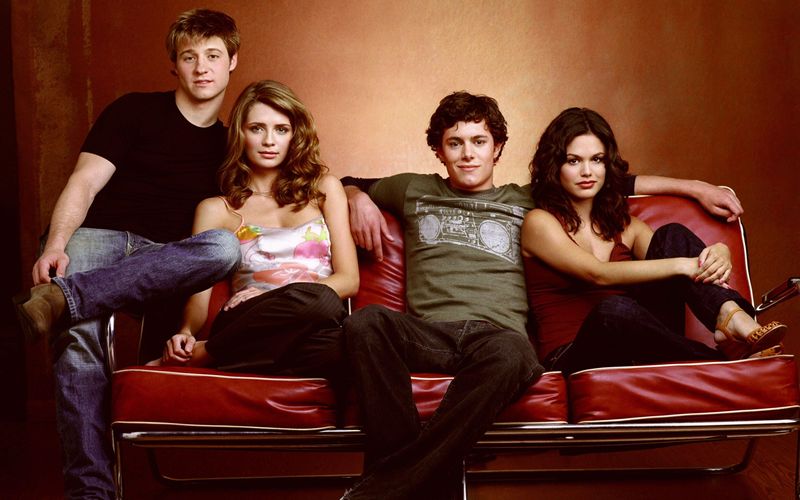 Da kommt Nostalgie auf! Von 2004 bis 2007 waren Benjamin McKenzie, Mischa Barton, Adam Brody und Rachel Bilson in der Serie "O.C., California" im deutschen Fernsehen zu sehen. Doch was mach(t)en die Schauspieler nach dem Ende der Kultserie? Die Galerie zeigt es ...