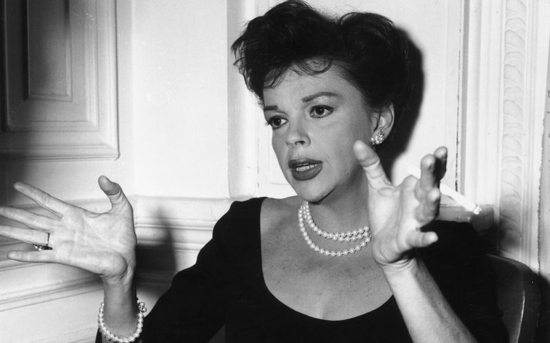 Judy Garland wurde über Nacht mit "Der Zauberer von Oz" zum gefeierten Kinderstar. Bei den Dreharbeiten war die Schauspielerin 17 Jahre alt.