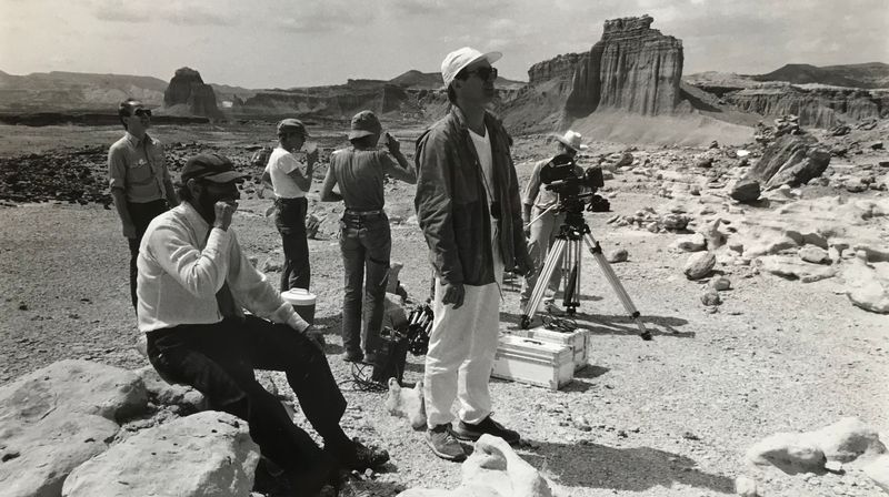 Wim Wenders (zweiter von rechts) hat alles unter Kontrolle - zum Beispiel bei den Dreharbeiten zu "Paris, Texas".