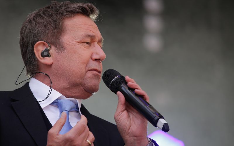 Besonders dramatisch verlief die schwere Krankheit des Stars: 2000 stellte man bei ihm COPD fest, eine chronisch obstruktive Lungenerkrankung. 2010 konnte nur eine Lungentransplantation sein Leben retten. Danach fand er die Kraft, sich wieder zu behaupten. Doch Kaisers Leben begann bereits schwierig ...