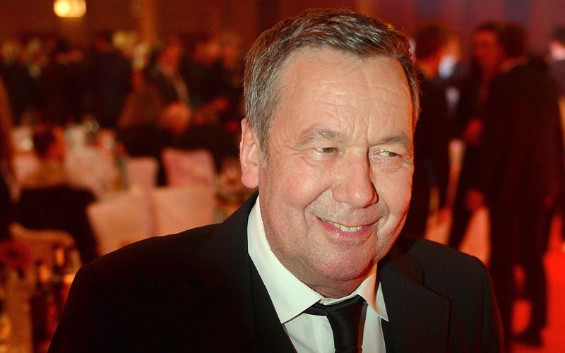 Geboren wurde Roland Kaiser am 10. Mai 1952 unter dem Namen Roland Keiler. Da seine Mutter erst 17 Jahre alt war, wuchs der Berliner bei einer Pflegemutter auf. Als Findelkind wurde er in ärmlichen Verhältnissen in den dreckigen Hinterhöfen der Hauptstadt groß.
