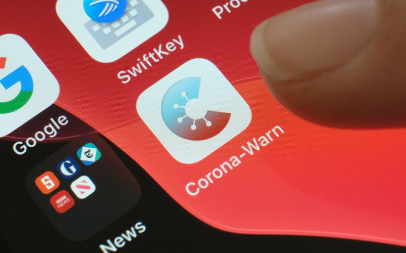 Mit neuen Funktionen soll die Corona-Warn-App der Bundesregierung künftig eine effizientere Kontaktnachverfolgung garantieren.