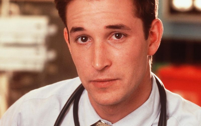 Zusammen mit dem jungen Medizinstudenten John Carter lernten die Zuschauer 1994 das County General kennen und lieben. Elf Jahre lang begleitete die Serie den aufstrebenden Arzt - vom Praktikanten zum Doktor -, bis Noah Wyle 2005 die Serie verließ, um "Platz für die kommende Generation zu machen". 