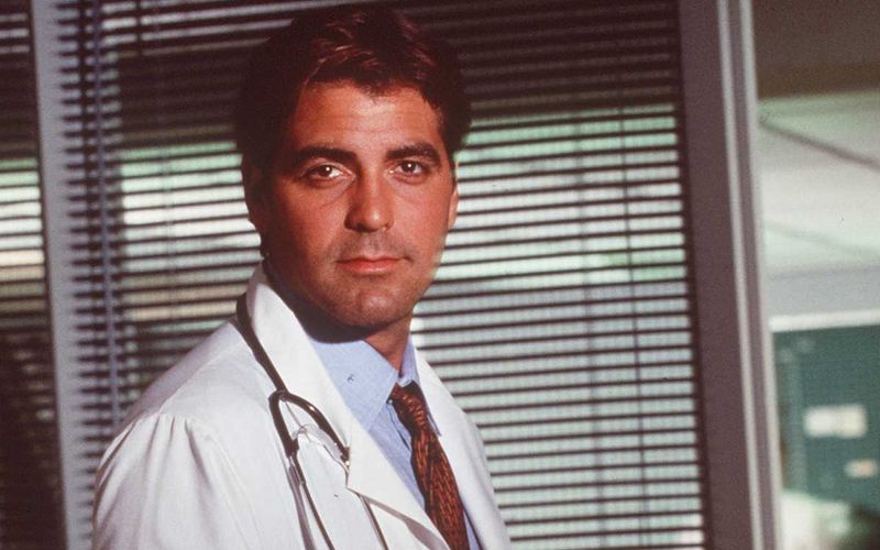 Er war der Star von "Emergency Room": George Clooney spielte die Rolle des Kinderarztes Doug Ross und verzauberte die ER-Fans. Mit dem Erscheinen der ersten grauen Haare wurde Clooney bei der weiblichen Bevölkerung sogar noch beliebter als vorher. 