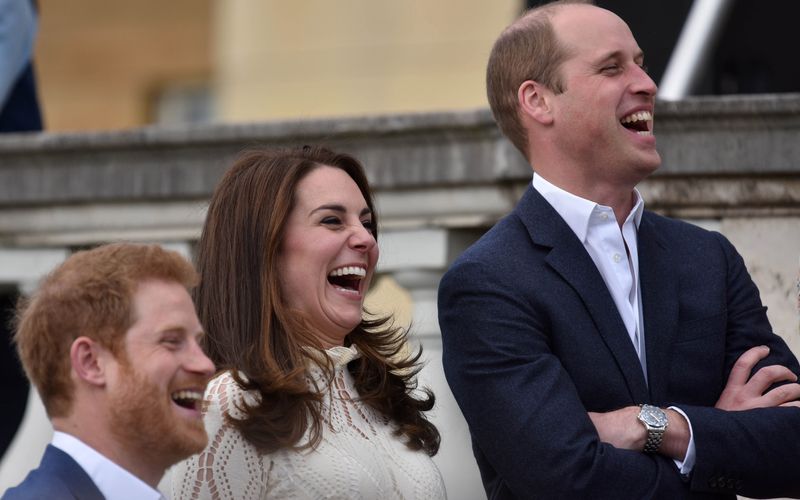 In der Regel haben sie mehr Vornamen, als in ein Formular passen. Kein Wunder, dass die Royal sich untereinander lieber mit Spitznamen anreden. Nicht wenige davon sind zum Brüllen komisch - oder, Prinz Wombat?