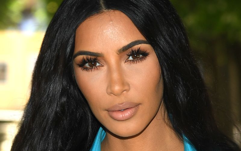 Reality-TV-Star Kim Kardashian boykottiert ihre Accounts auf Instagram und Facebook für einen Tag. Sie will damit gegen Hass-Kommentare im Netz vorgehen.