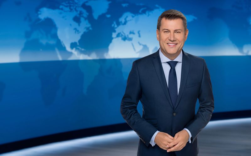 Zwei Pannen ereigneten sich während der "Tagesschau" - Jens Riewa ließ sich davon nicht aus der Fassung bringen.