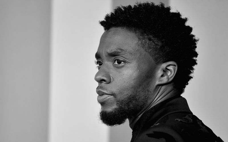 Sein Tod schockierte die Welt: Schauspieler Chadwick Boseman, als "Black Panther" im gleichnamigen MArvel-Superheldenabenteuer gefeiert, starb am 28. August im Alter von nur 43 Jahren. Er und viele weitere Persönlichkeiten aus Film, Fernsehen, Musik, Sport und Politik schieden in den ersten neun Monaten des Jahres 2020 bereits aus dem Leben. 