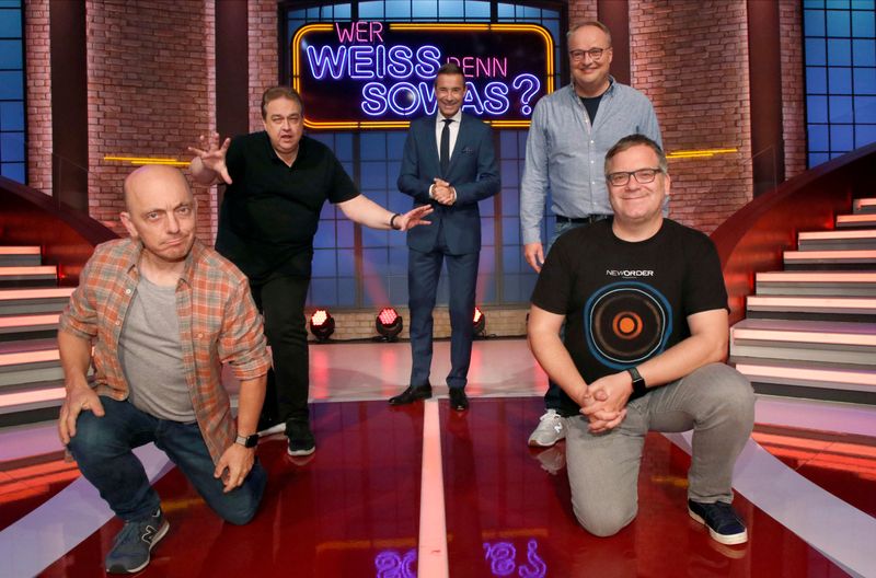 Zum Auftakt in die neue Staffel kommt ausschließlich Männer-Besuch (von links): Bernhard Hoëcker, Oliver Kalkofe, Kai Pflaume, Oliver Welke und Elton. 