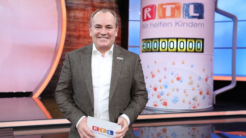 Wolfram Kons moderiert die längste Charity-Aktion im deutschen Fernsehen, die in diesem Jahr ihr 25-Jahre-Jubiläum begeht.