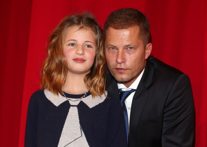 Emma Schweiger ist die jüngste Tochter von Til Schwieger und war auch die erste, die in seine Fußstapfen trat. 