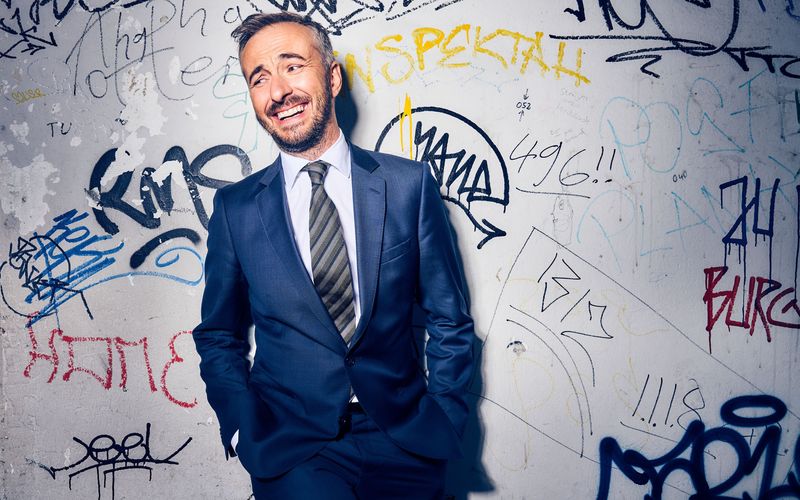 Jan Böhmermann wollte mit Regisseur David Schalko einen Film über die Ibiza-Affäre verwirklichen. Daraus wird nichts. "Österreich ist auserzählt", kommentierte der ZDF-Moderator das Aus für das Projekt.