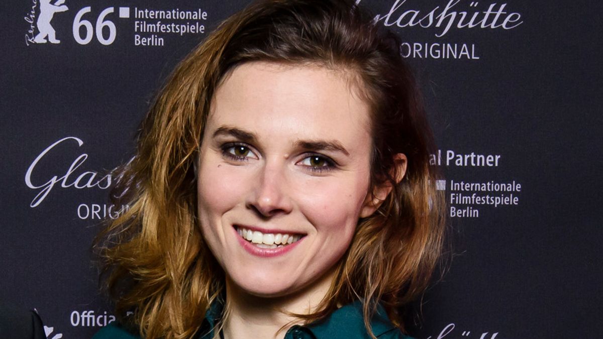 Wir sind hier und wir sind viele!: 185 Schauspieler und Schauspielerinnen  outen sich - SWYRL, Entertainment-Themen, die dich begeistern.