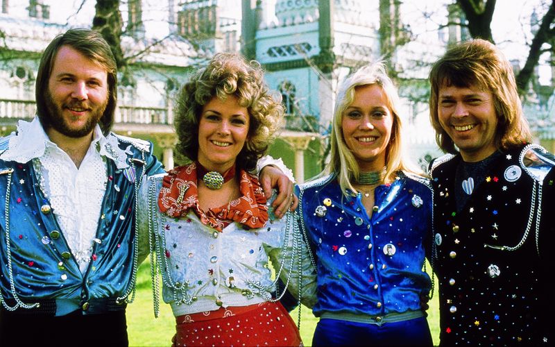 Zehn Jahre lang haben ABBA Musikgeschichte geschrieben. Insgesamt verkaufte die Band, bestehend aus (von lnks) Benny Andersson, Anni-Frid Lyngstad, Agnetha Fältskog und Björn Ulvaeus, über 400 Millionen Alben.