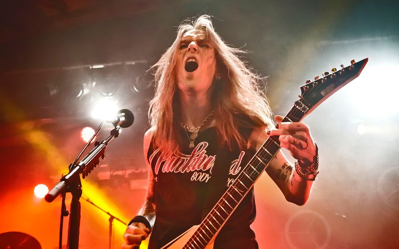 Als Gitarrist und Gründer von Children of Bodom machte sich der Finne Alexi Laiho einen Namen. Der Musiker wurde nur 41 Jahre alt.