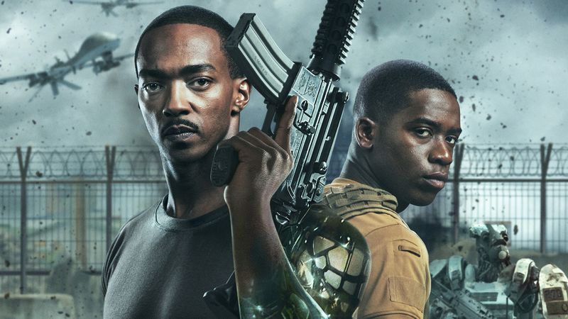 Marvel-Star Anthony Mackie spielt in "Outside The Wire" einen Cyber-Krieger auf Abwegen.