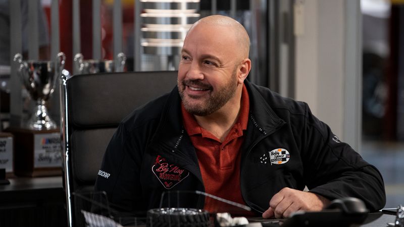 Kevin James spielt in "The Crew" den Leiter eines Nascar-Rennteams.