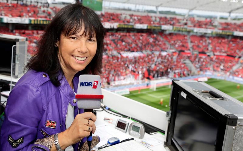 Fußballspiele waren über drei Jahrzehnte ihr Metier: Sportkommentatorin Sabine Töpperwien geht zum Monatsende in den Ruhestand.