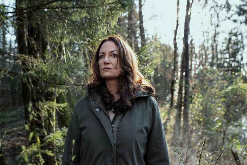 Die Kommissarin Jana Winter (Natalia Wörner) findet im Wald den Laptop der Ermordeten. Warum musste sie sterben?