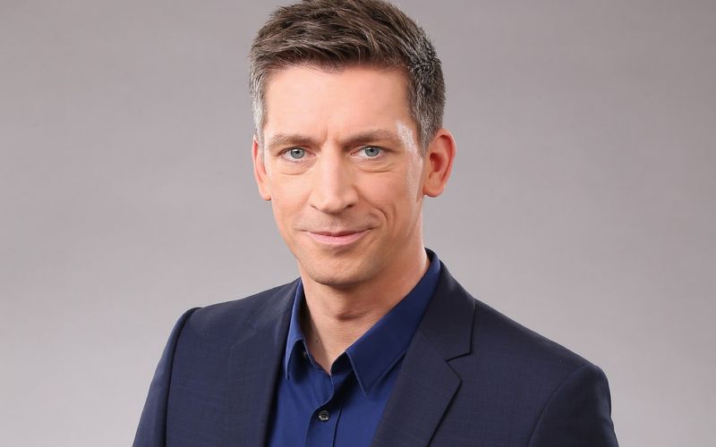Steffen Hallaschka moderiert am 8. März das durchaus brisante "RTL Spezial: Angriff auf unsere Kinder und was WIR dagegen machen können!".