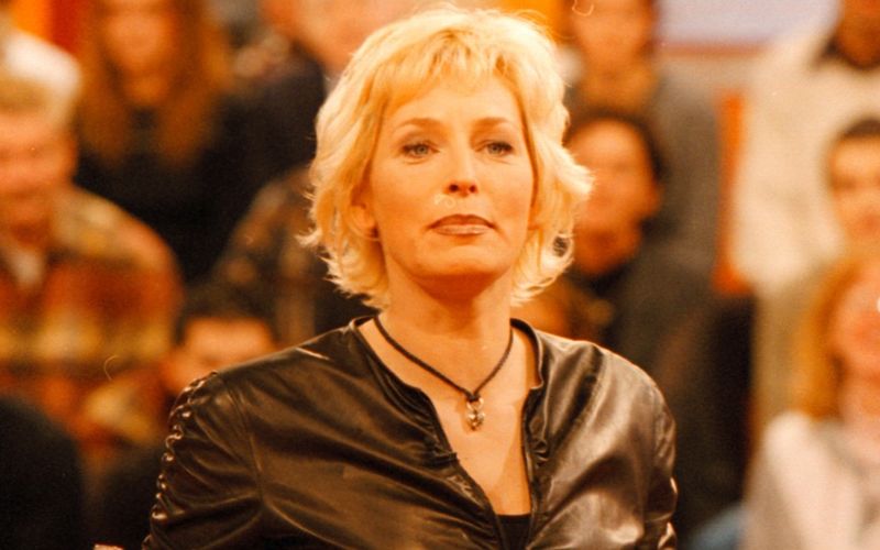 Sie war einer der größten Talkshow-Stars: RTL schickte einst Bärbel Schäfer in die Talkarena. Von 1995 bis 2002 hatte sie ein offenes Ohr für die Schicksale ihrer Gäste. Privat musste die Moderatorin ebenfalls mit einigen Schicksalsschlägen fertig werden ...  