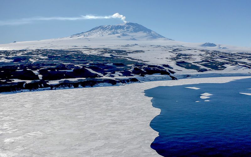 Der Mount Erebus auf der Ross-Insel ist der südlichste aktive Vulkan der Welt.