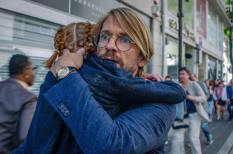 Luc Schiltz, der in der Doku-Fiction den verzweifelten Anwalt Hervé spielt, ist sonst als Inspektor Luc Capitani in der beliebten luxemburgischen Krimi-Serie "Capitani" auf Netflix zu sehen. 