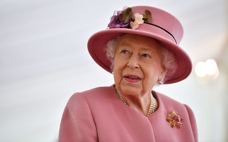 Ihr Tod schockierte die Welt: Am 8. September starb Queen Elizabeth II. im Alter von 96 Jahren. Sie und viele weitere Persönlichkeiten aus Film, Fernsehen, Musik, Sport und Politik schieden in den ersten neun Monaten des Jahres 2022 bereits aus dem Leben. 