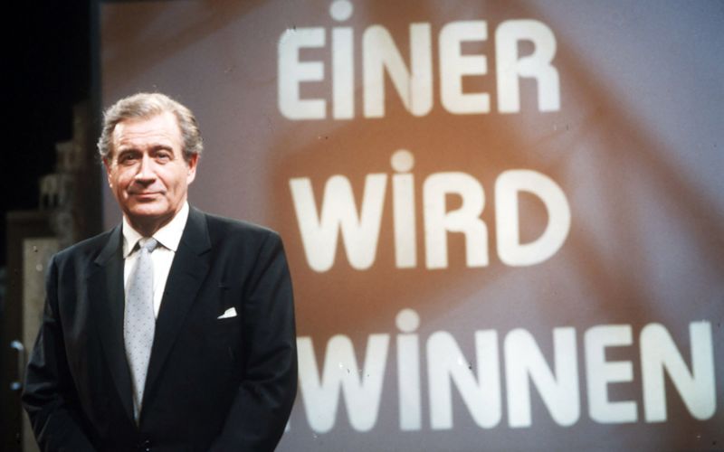 "EWG - Einer wir gewinnen" ist legendär: Hans-Joachim Kulenkampff präsentierte die ARD-Quizsendung mit großem Erfolg.