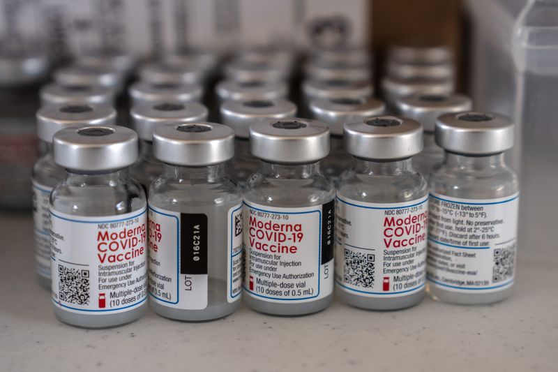 Die Impfkampagne nahm in den USA schnell Fahrt auf, doch jetzt müssen immer mehr Dosen vernichtet werden - mangels Nachfrage.