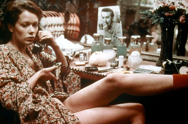 Die Verfilmung des erotischen Bestsellers von Emmanuelle Arsan aus dem Jahr 1959 machte den Film "Emanuelle" zum Blockbuster und die Darstellerin Sylvia Kristel zur Ikone.
