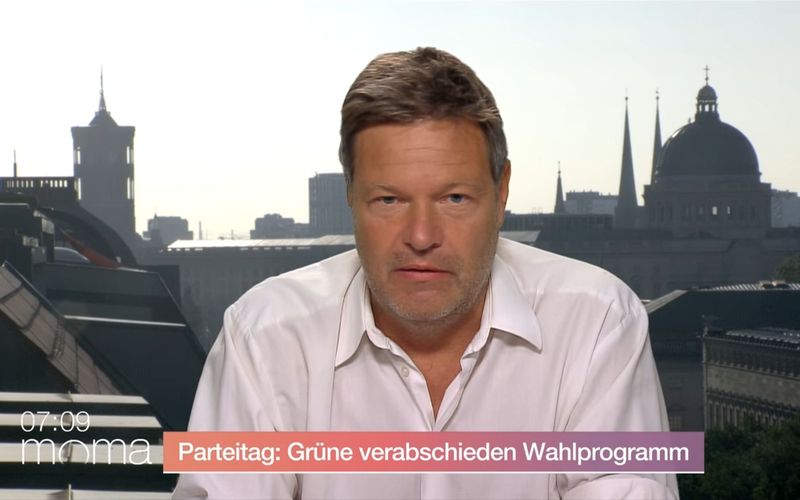 Der Parteivorsitzende Robert Habeck verteidigte im ZDF-"Morgenmagazin" das Wahlprogramm der Grünen. 
