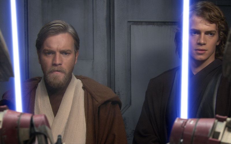 "Star Wars: Episode III - Die Rache der Sith" mit Obi-Wan Kenobi (Ewan McGregor, links) und Anakin Skywalker (Hayden Christensen) erschien 2005. Zuvor erzählte "Star Wars: Clone Wars" von den Klonkriegen. Die Zeichentrickserie ist seit Neustem auf Disney+ verfügbar.
