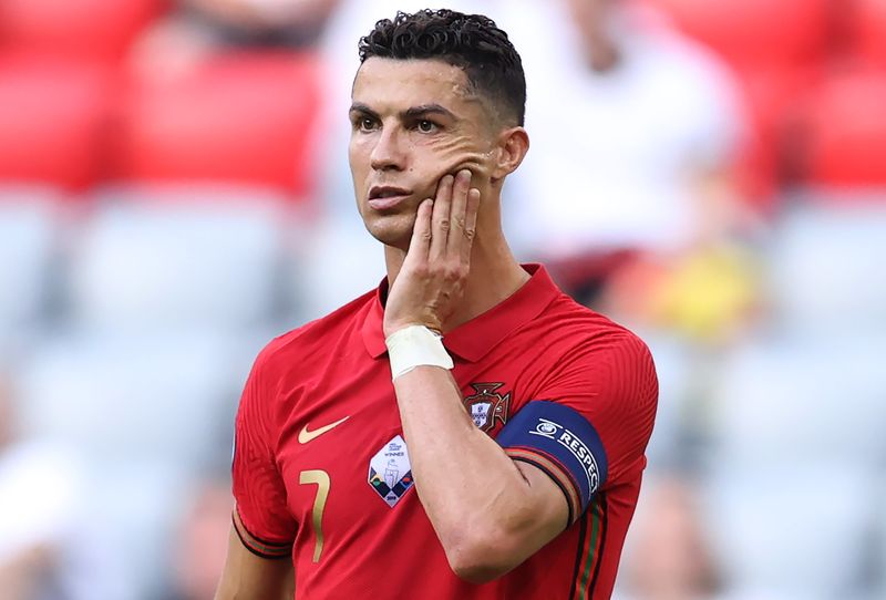 Au Backe! Ja, auch Promis sind nicht davor gefeit, Spitznamen zu bekommen. Die Galerie enthüllt die schönsten und fiesesten Beispiele - denn nur selten sind jene ein Grund zur Freude - wie auch Cristiano Ronaldo weiß ...