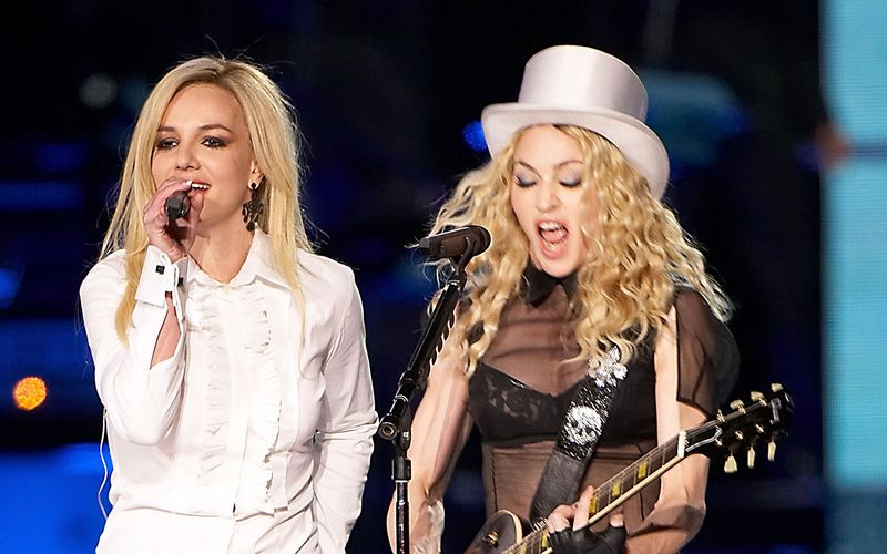 Sängerin Britney Spears (links) erfährt im Kampf gegen die Vormundschaft ihres Vaters Solidarität von Kollegin Madonna.