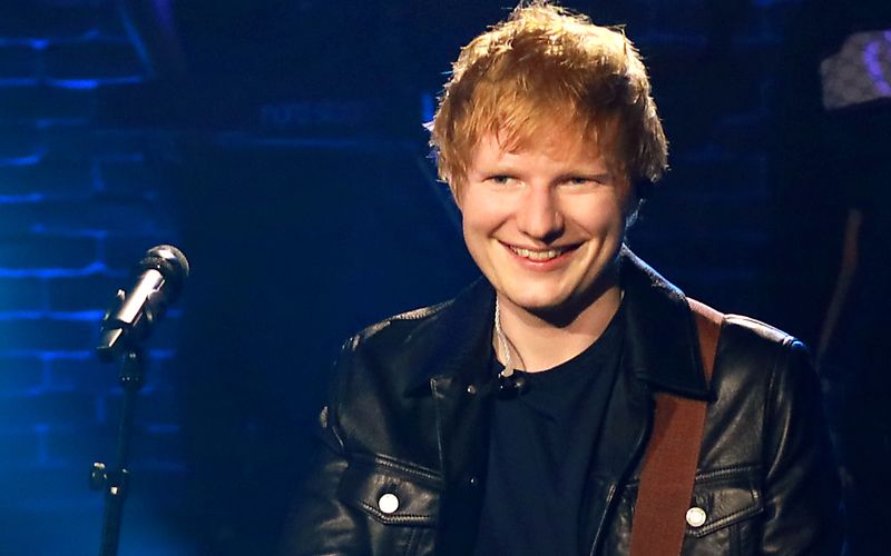 Der Brite Ed Sheeran reiht Charterfolg an Charterfolg. Sein Song "Bad Habits" ist nun offiziell Sommerhit 2021.