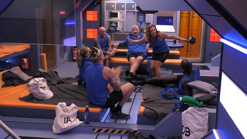 SWYRL - "Ich habe eine Ankündigung!" - Danni Büchner nimmt Stellung zu