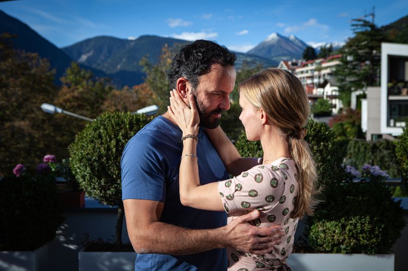 Kann die Liebe zwischen Franzi Gasser (Maike Jüttendonk) und Marco Antonelli (Sami Loris) die Familienstreitigkeiten überstehen?