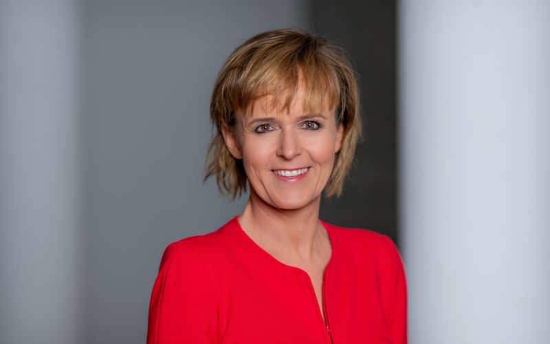 Seit 1998 arbeitet Dr. Katja Horneffer beim ZDF. Im Januar 2020 übernahm sie dort schließlich die Leitung des Wetterteams.