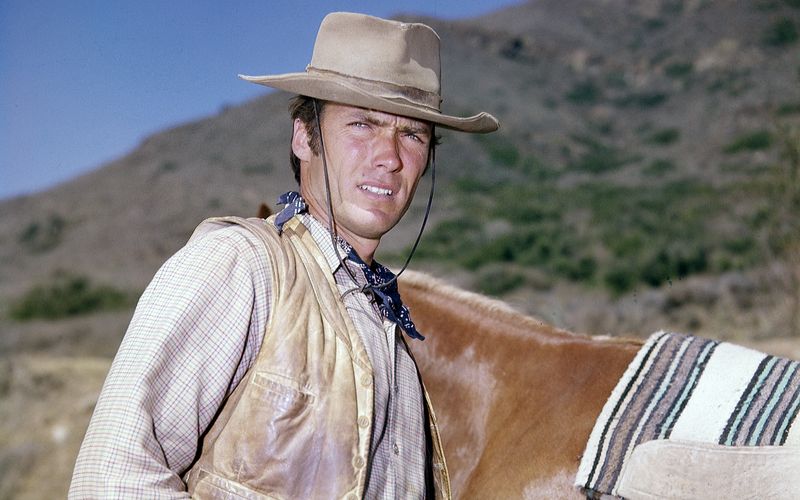 Auch wenn er längst eine Kinolegende ist: Seine Karriere begann Clint Eastwood im US-Fernsehen. Von 1959 bis 1965 stand Eastwood für den TV-Sender CBS und dessen Westernserie "Tausend Meilen Staub" vor der Kamera - der Beginn einer Karriere, die bis heute andauert.