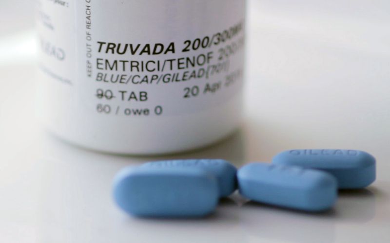 Truvada ist ein Medikament zur Behandlung einer HIV-Infektion. Es verringert die HIV-Menge im Blut und hält diese auf einem niedrigen Niveau.