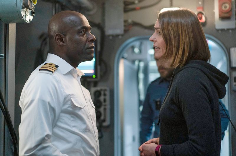 Mordermittlungen auf und unter hoher See: Mit der hochspannenden britische Miniserie "Vigil" zeigt das ZDF einen echten TV-Straßenfeger aus Großbritannien. Detective Amy Silva (Suranne Jones) beißt beim Kapitän des Atom-U-Bootes (Paterson Joseph), auf dem sie ermittelt, auf Granit.