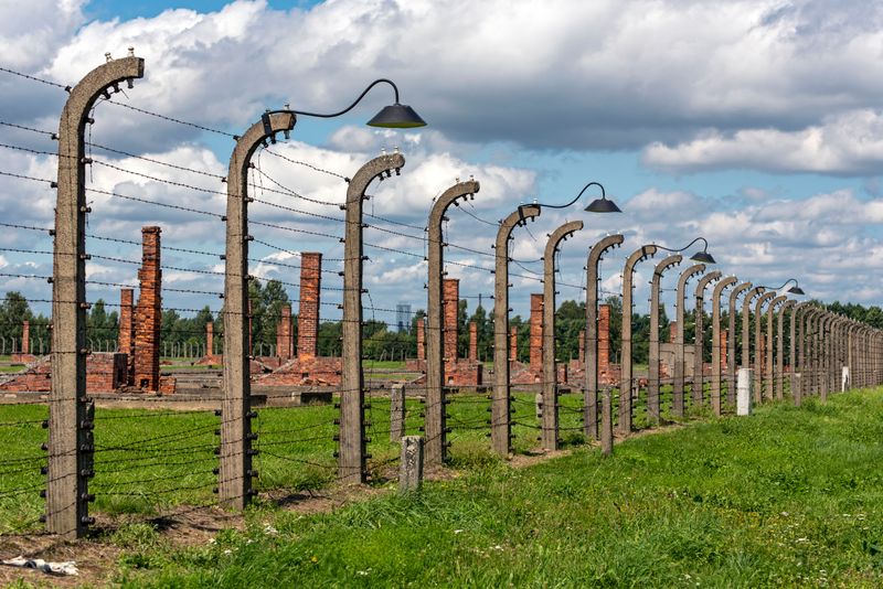 In den späteren Konzentrationslagern wie Auschwitz II-Birkenau wurde das Töten im großen Stil organisiert.