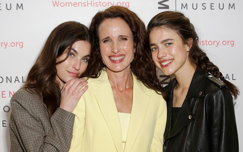 Liegt es in den Genen? Andie MacDowell ist Hollywood-Star. Aber auch ihre beiden Töchter sind als Schauspielerinnen tätig. Denn nur der Spross einer berühmten Mutter sein? Das reicht ihr und vielen Töchtern von Hollywoods Leading Ladies nicht, wie die Galerie zeigt ...  