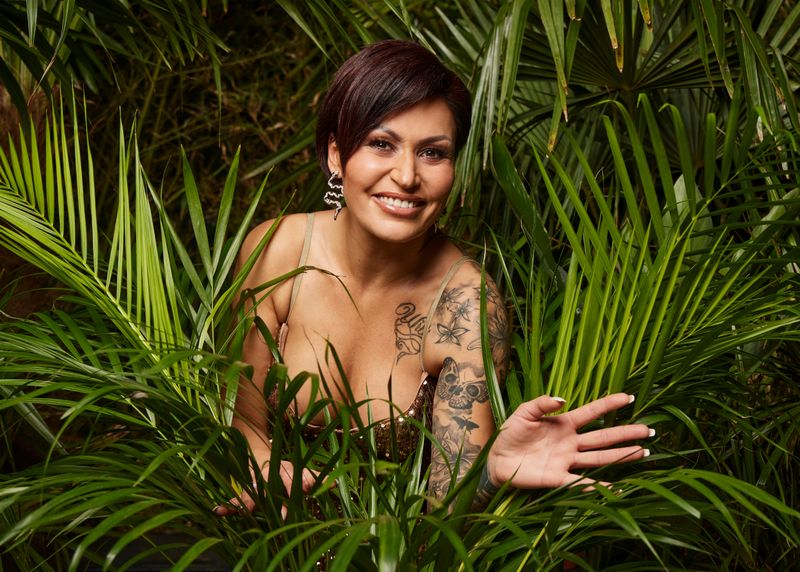 In der 15. Staffel des RTL-Dschungelcamps ist Jasmin Herren als Ersatzkandidatin nach Südafrika gereist.